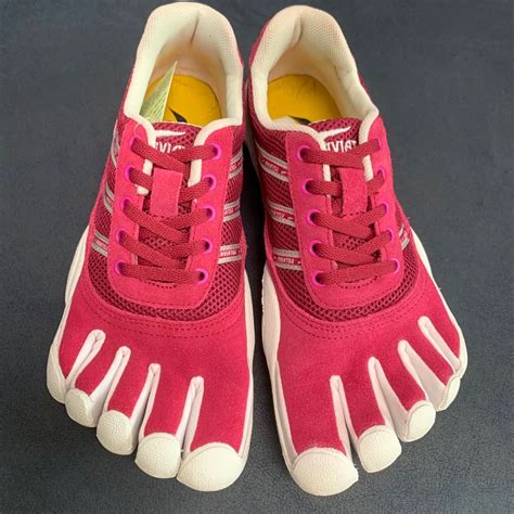shoes with individual toe slots